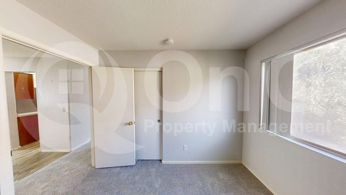 8556 W Sanna St - Photo 4 of 24