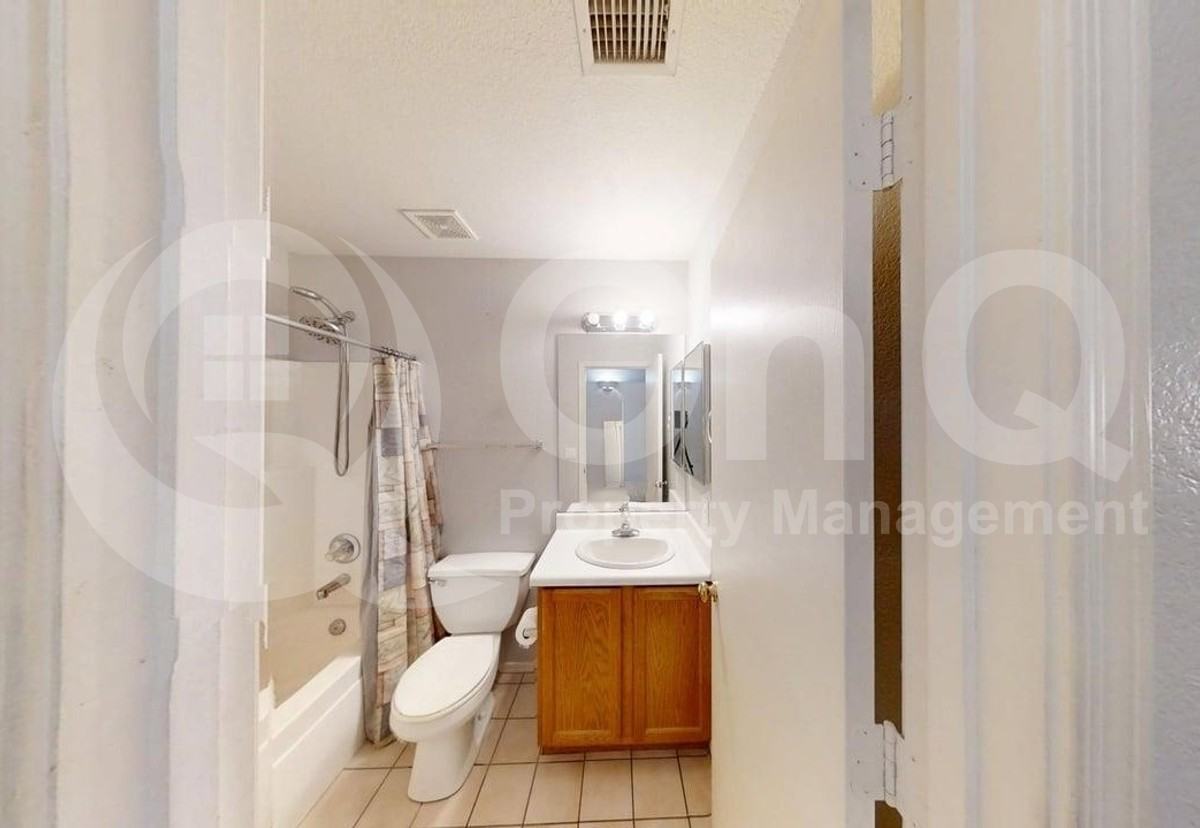 8556 W Sanna St - Photo 7 of 24