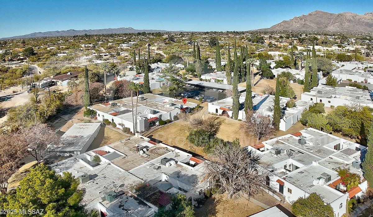 747 W Las Lomitas Rd - Photo 4 of 4