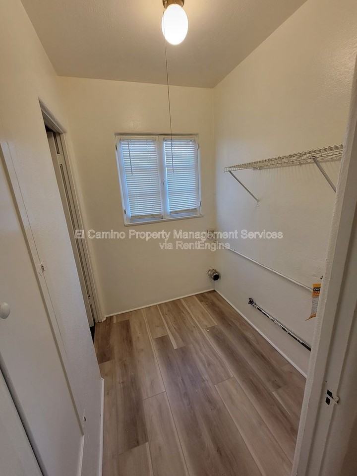 5756 Pickering Ave - Photo 6 of 21