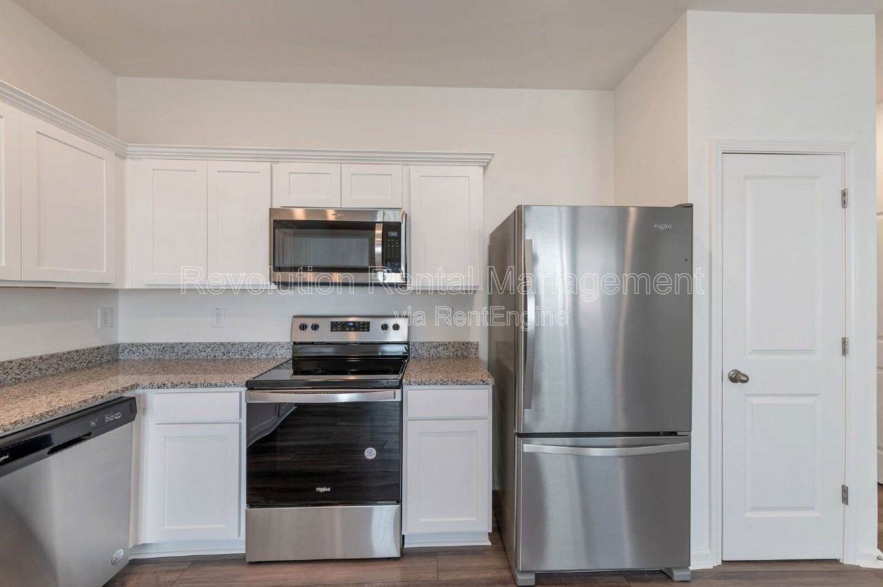 205 Fenchurch Way - Photo 6 of 15