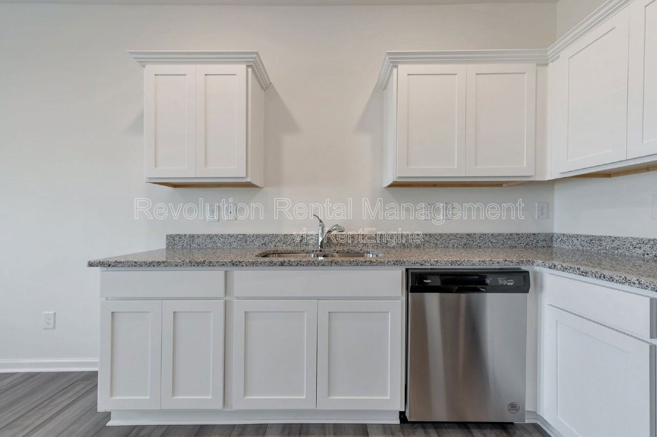 205 Fenchurch Way - Photo 7 of 15