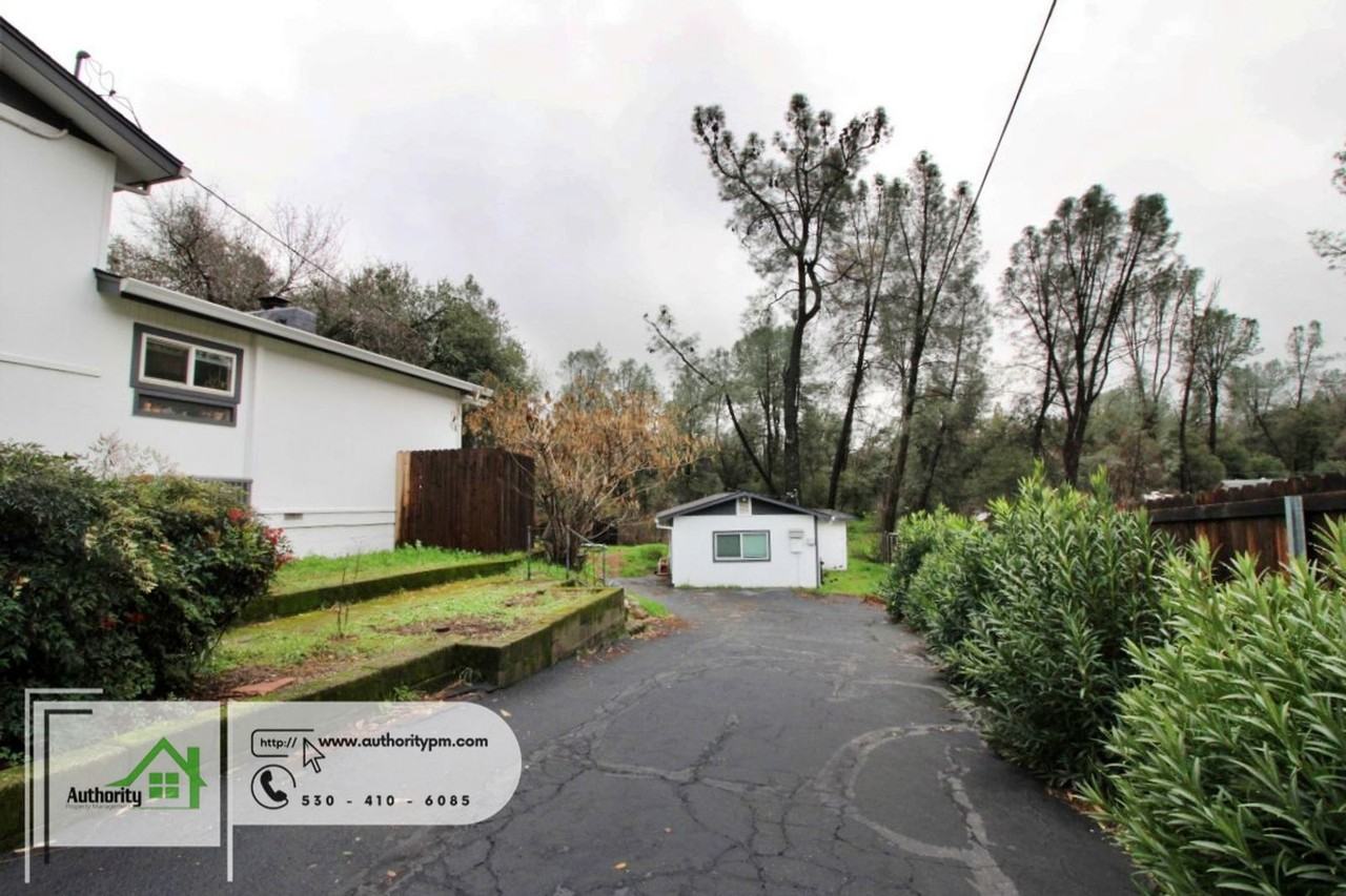 17875 Walker Mine Rd - Photo 2 of 4