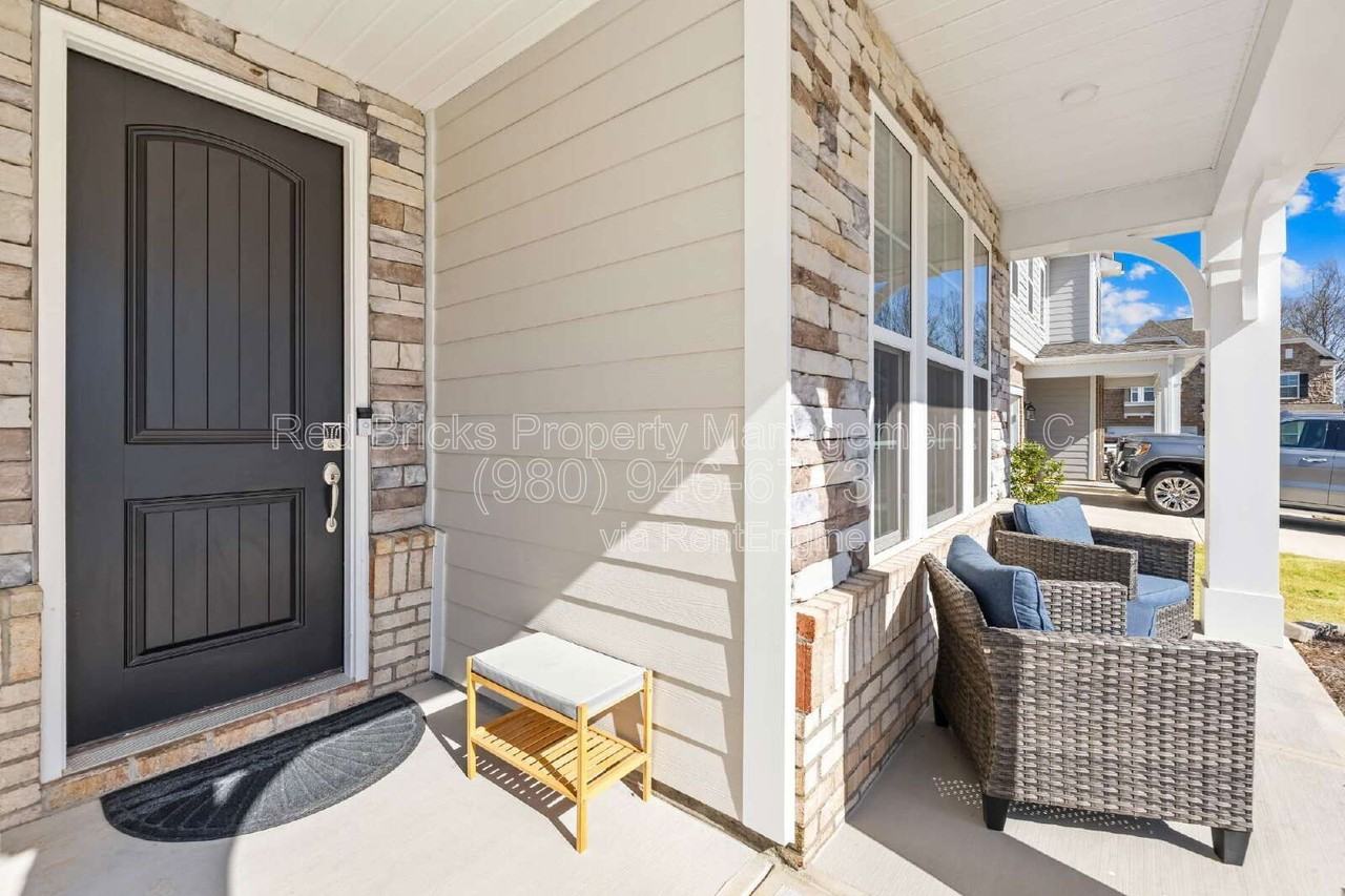 104 Winterberry St - Photo 4 of 42