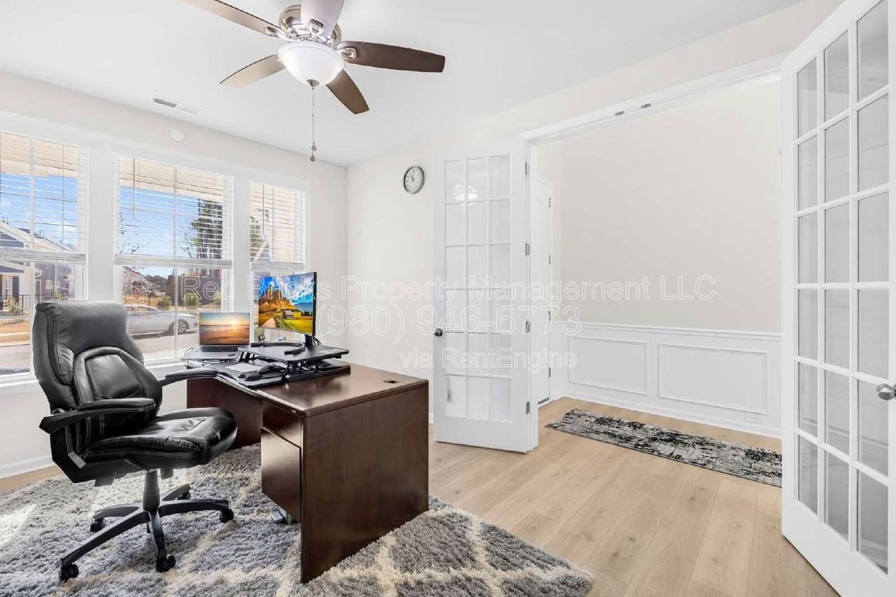 104 Winterberry St - Photo 6 of 42