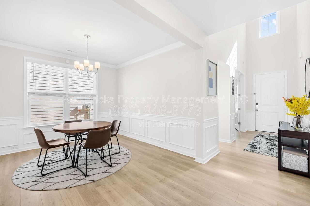 104 Winterberry St - Photo 7 of 42