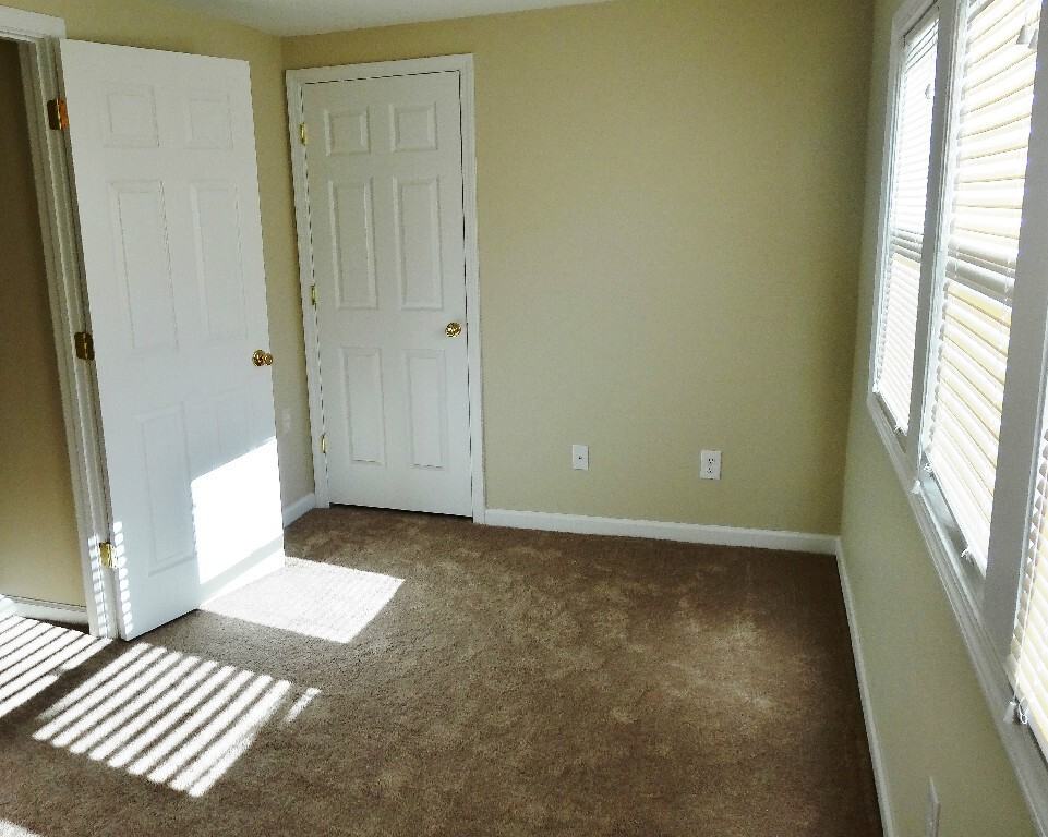 118 Ballard St #1 - Photo 3 of 7