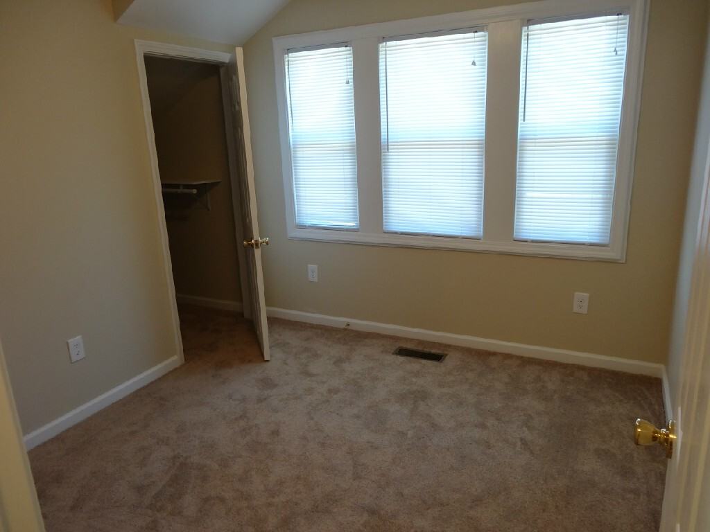 118 Ballard St #1 - Photo 5 of 7