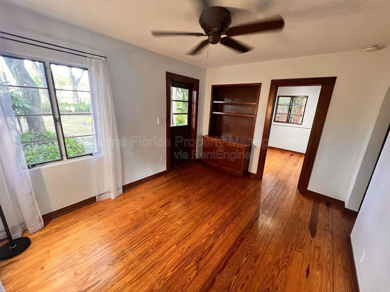 1904 E Marks St - Photo 4 of 19