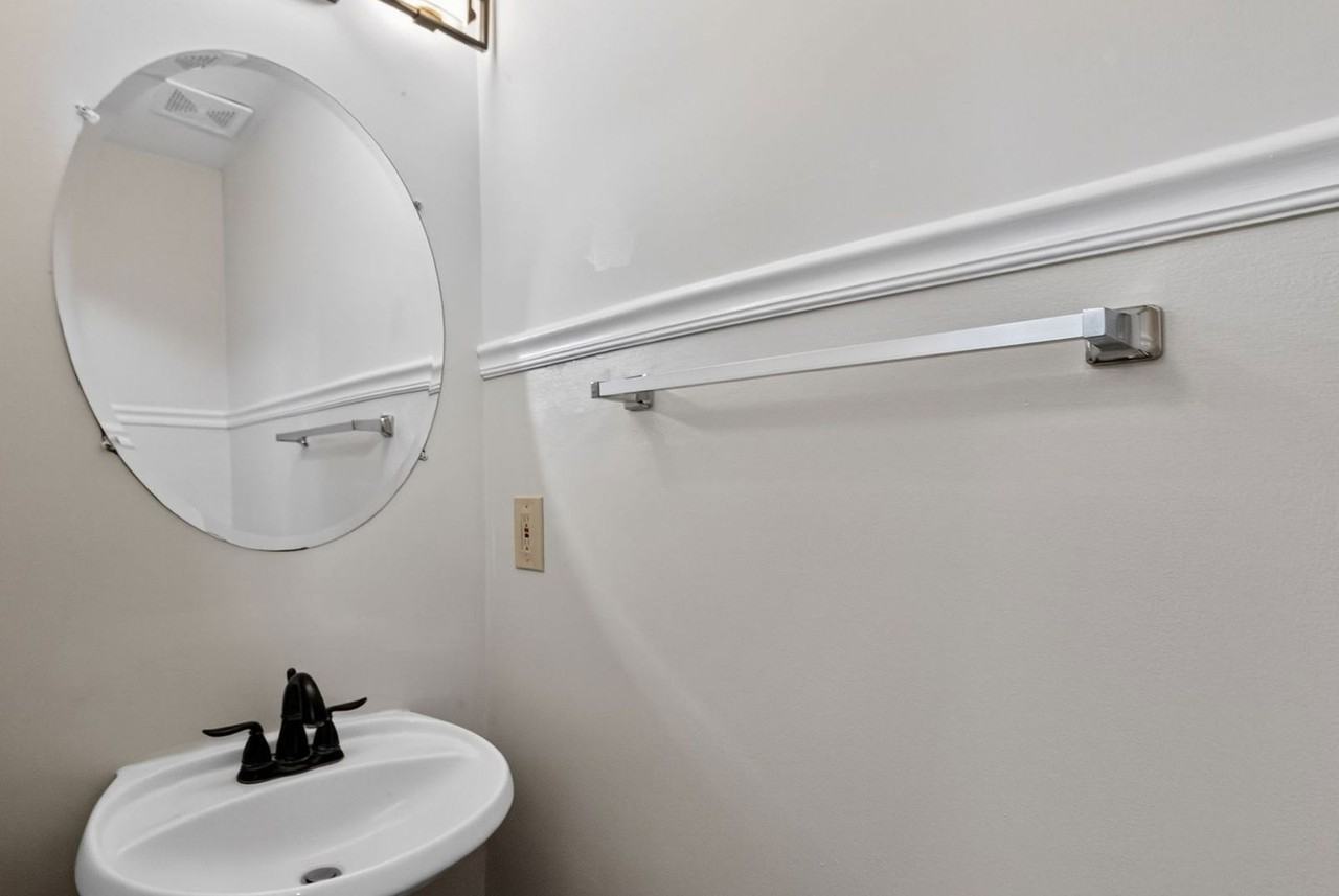 9880 Moffit Pl - Photo 2 of 17