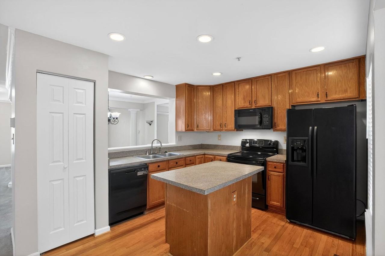 9880 Moffit Pl - Photo 6 of 17