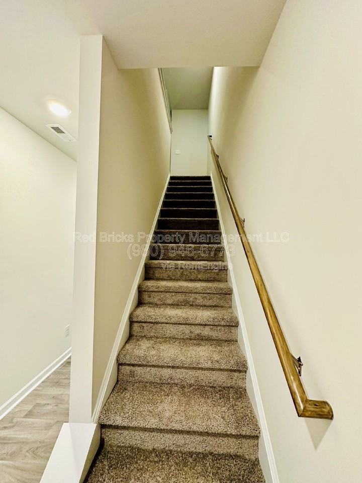 8131 Murray Branch Dr - Photo 3 of 16