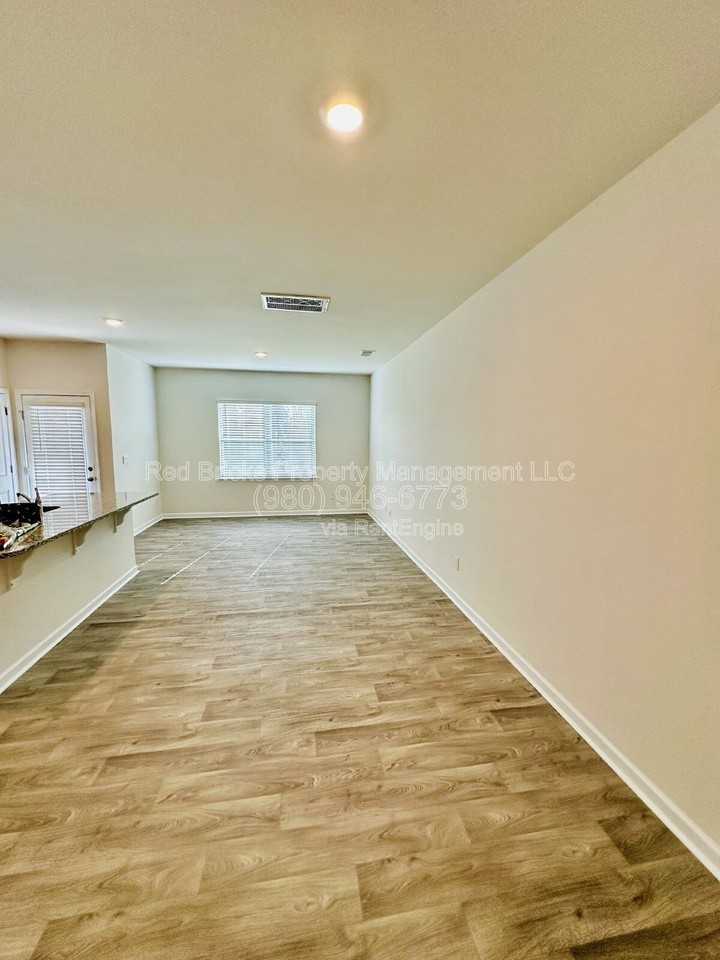 8131 Murray Branch Dr - Photo 5 of 16