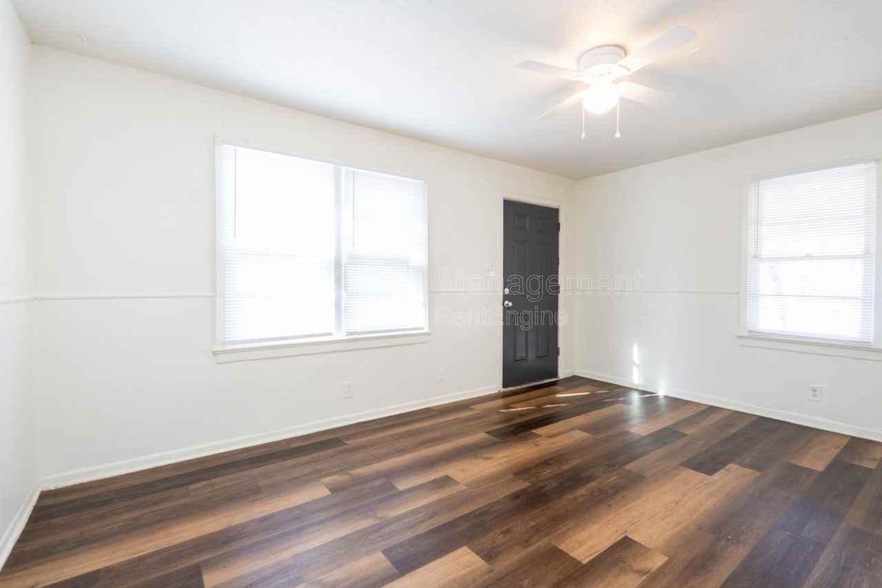 524 S Saint Paul St - Photo 7 of 21