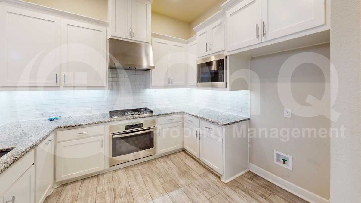 4404 Blue Holly Blvd - Photo 5 of 25