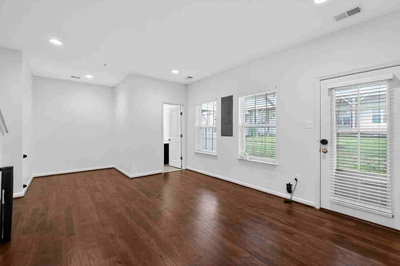 4204 Woodspring Ln - Photo 5 of 15