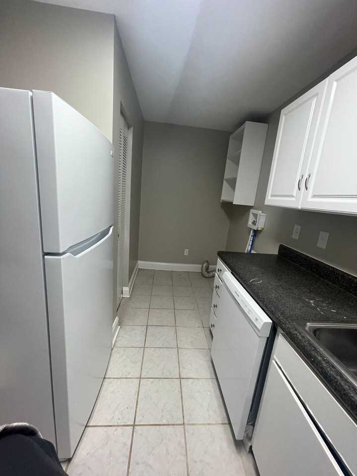 1614 Flynwood Dr - Photo 4 of 13