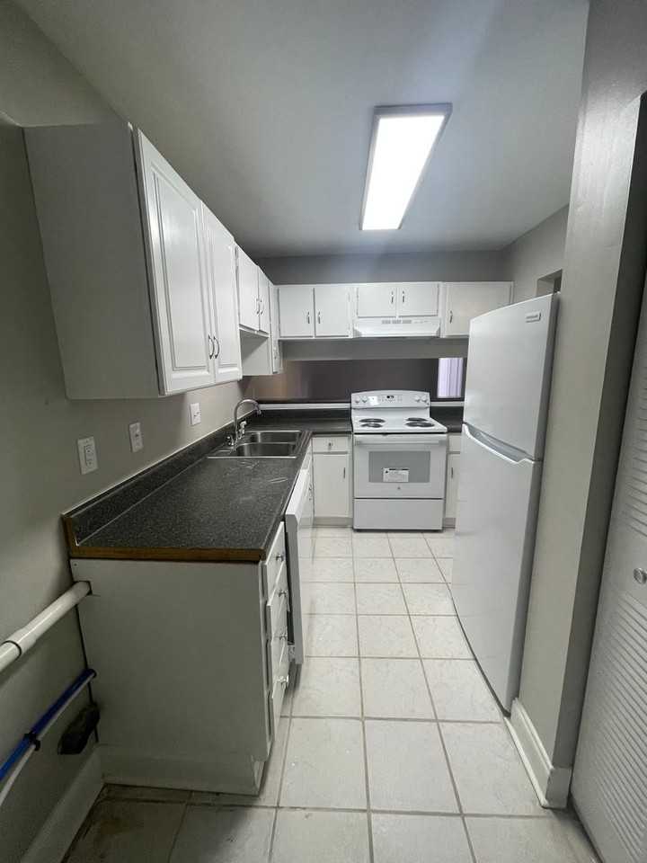 1614 Flynwood Dr - Photo 6 of 13