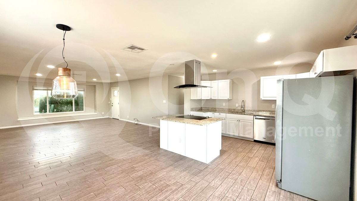 8634 E Rancho Vista Dr - Photo 4 of 17