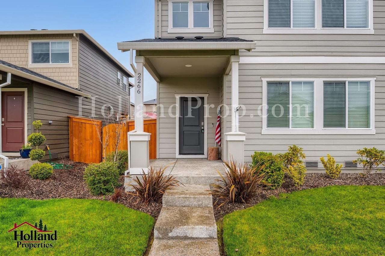 2266 Se 14th Aly - Photo 2 of 28