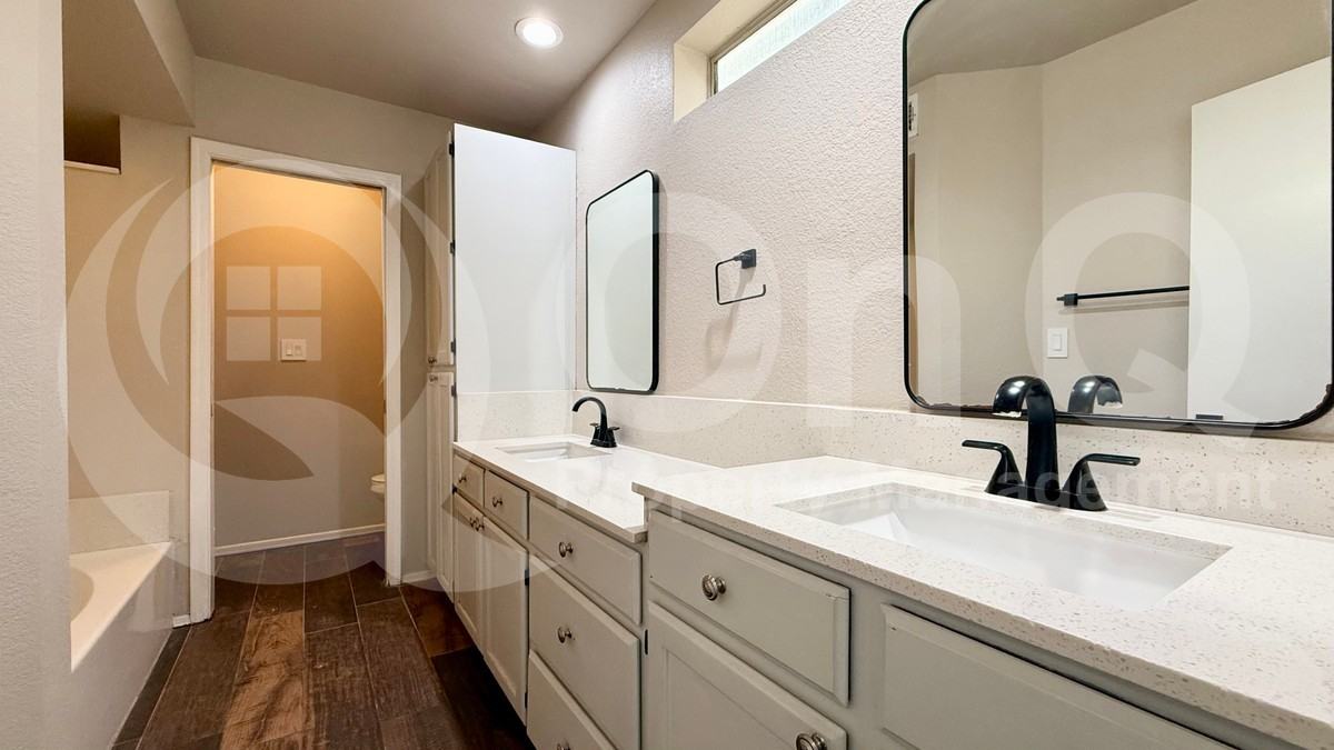 5622 W Butler Dr - Photo 4 of 22