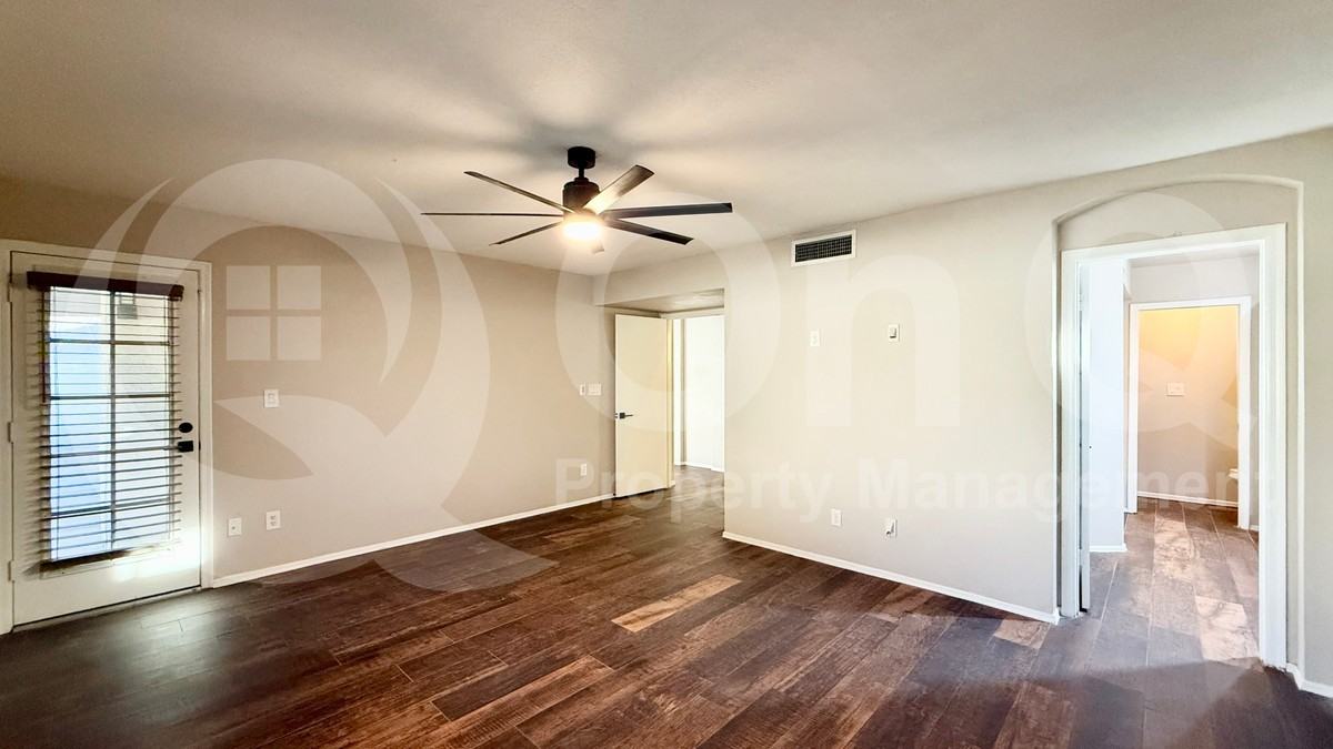 5622 W Butler Dr - Photo 5 of 22