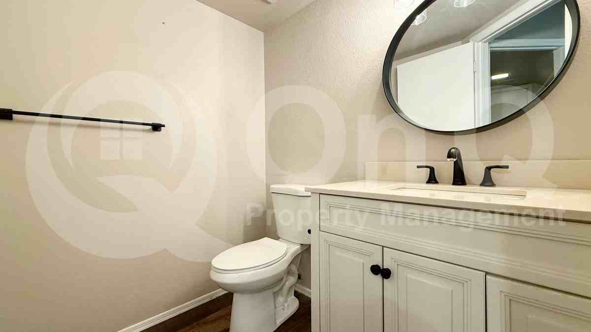 5622 W Butler Dr - Photo 7 of 22