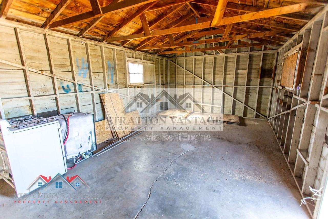 1324 W Clarendon Ave - Photo 3 of 24