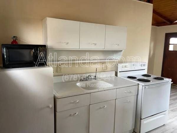 310 Malaga Pl #1 - Photo 5 of 7