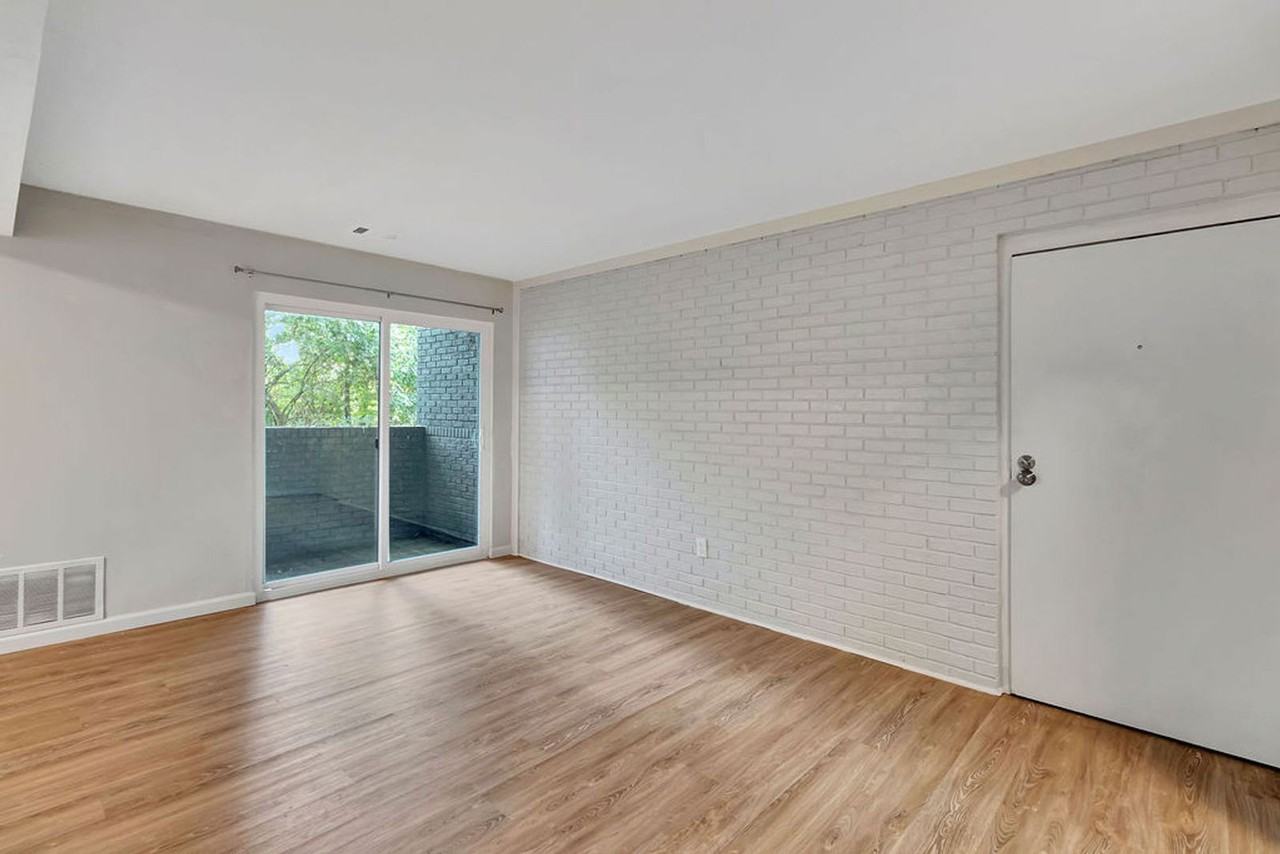 4302 Batavia Meadows Dr #8 - Photo 3 of 17