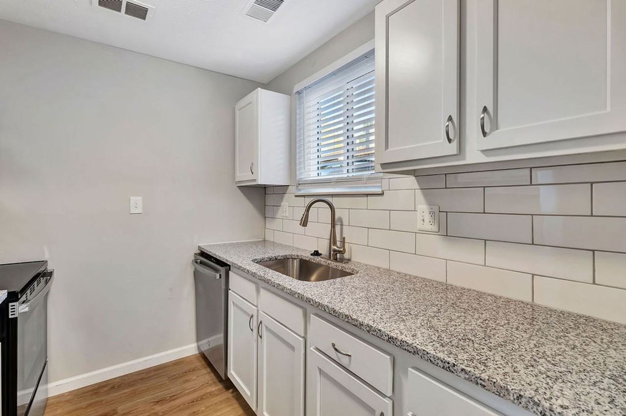 4302 Batavia Meadows Dr #8 - Photo 7 of 17