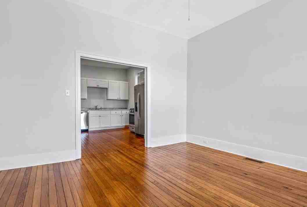 119 N 4th St #1 - Photo 4 of 16