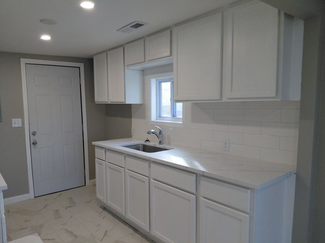 1949 Beck St - Photo 2 of 9