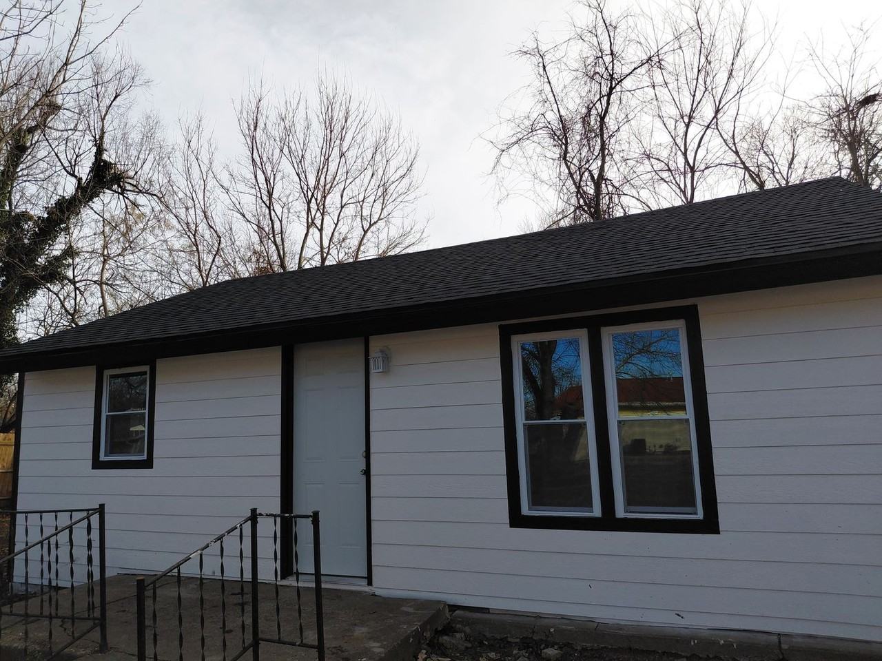 1949 Beck St - Photo 3 of 9