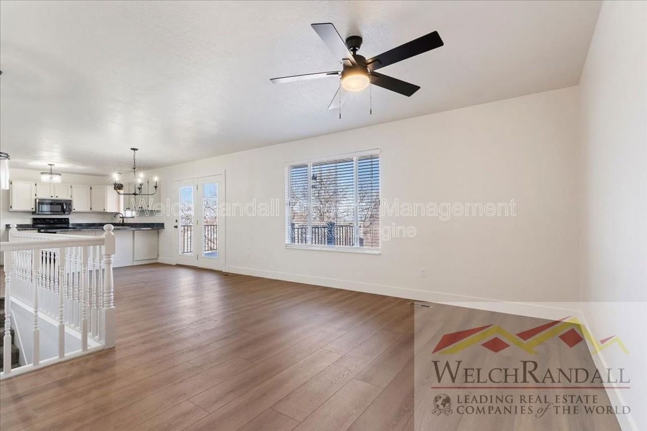 660 S Woodland Hills Dr - Photo 5 of 42