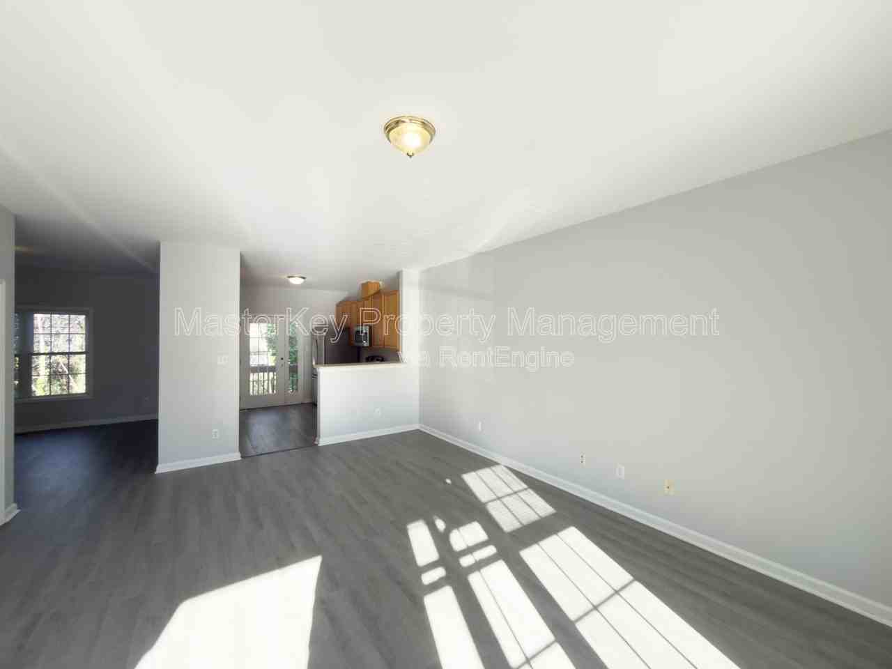 4720 Parkville Dr - Photo 4 of 20