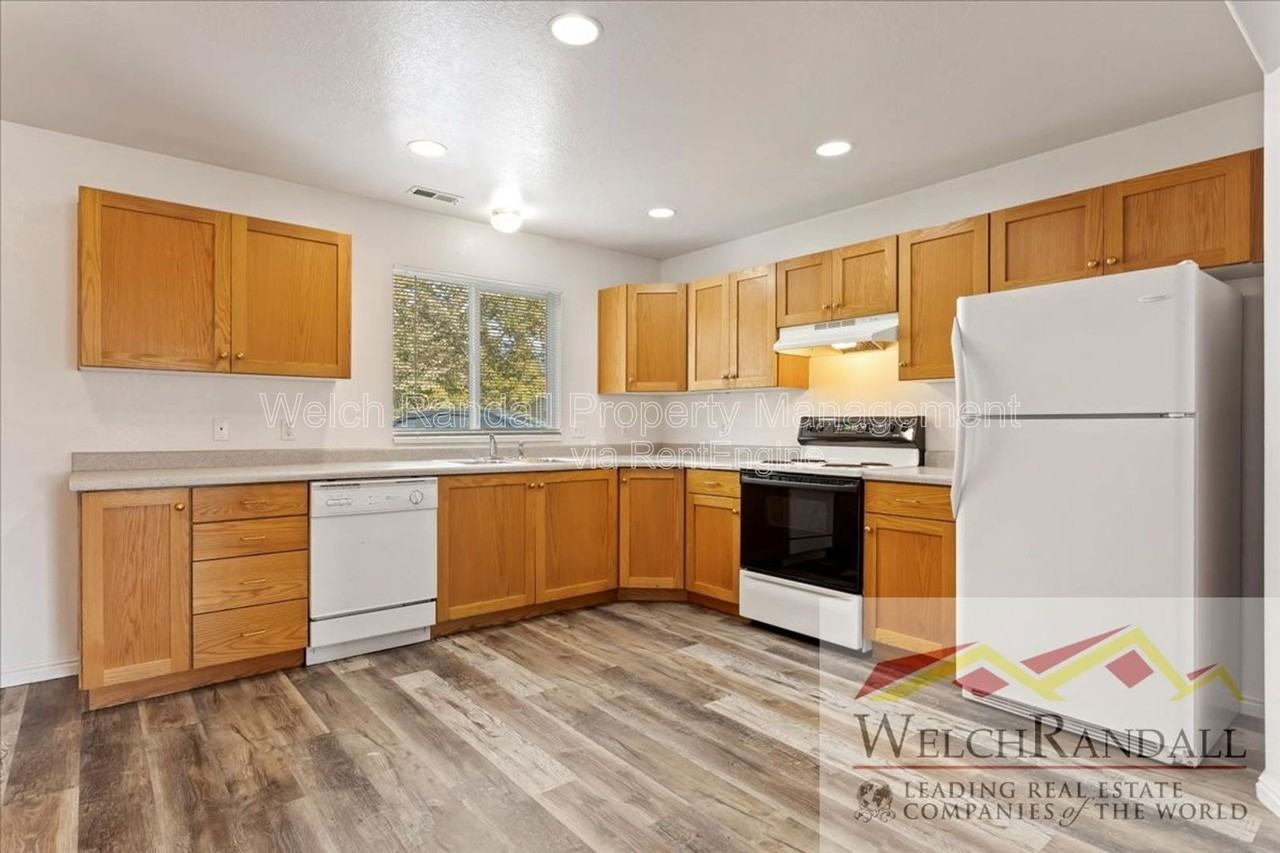 168 E Southwell St #B - Photo 6 of 20