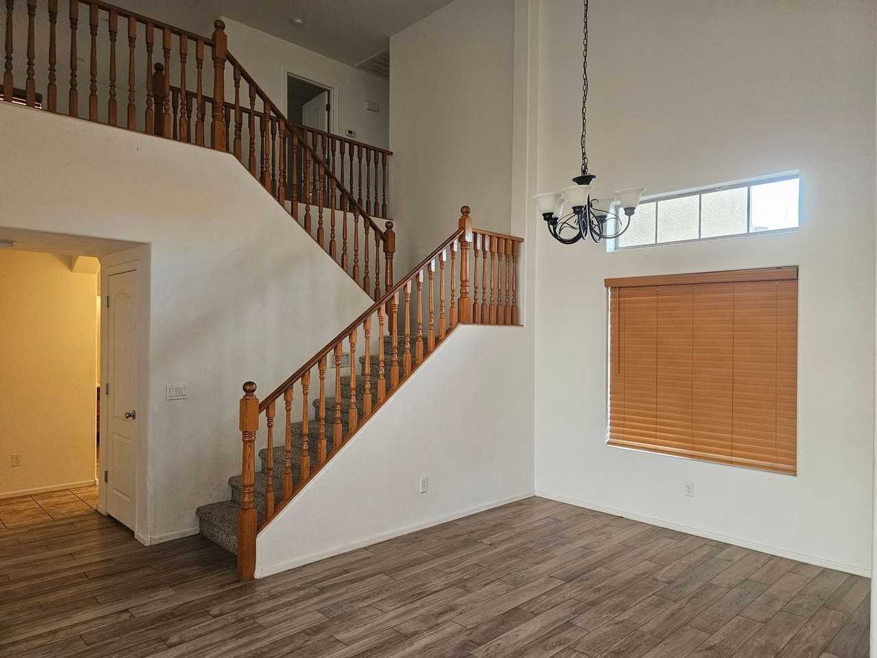 5123 - Photo 5 of 17