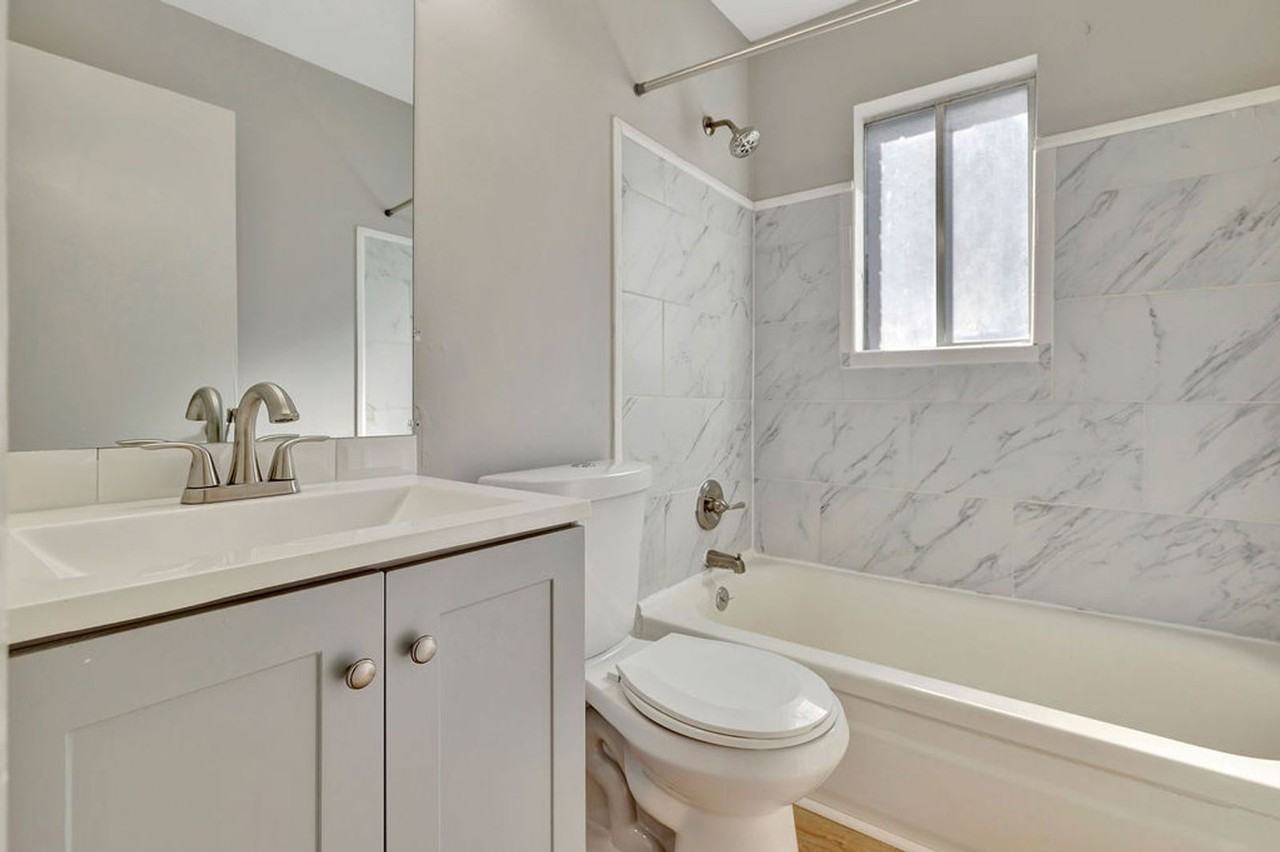 2342 Beechmont Ave #10 - Photo 5 of 7