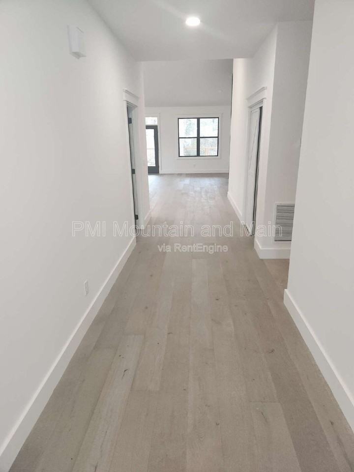 808 Maybank Dr - Photo 4 of 38