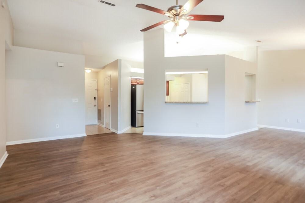 380 Willow Green Dr - Photo 4 of 16