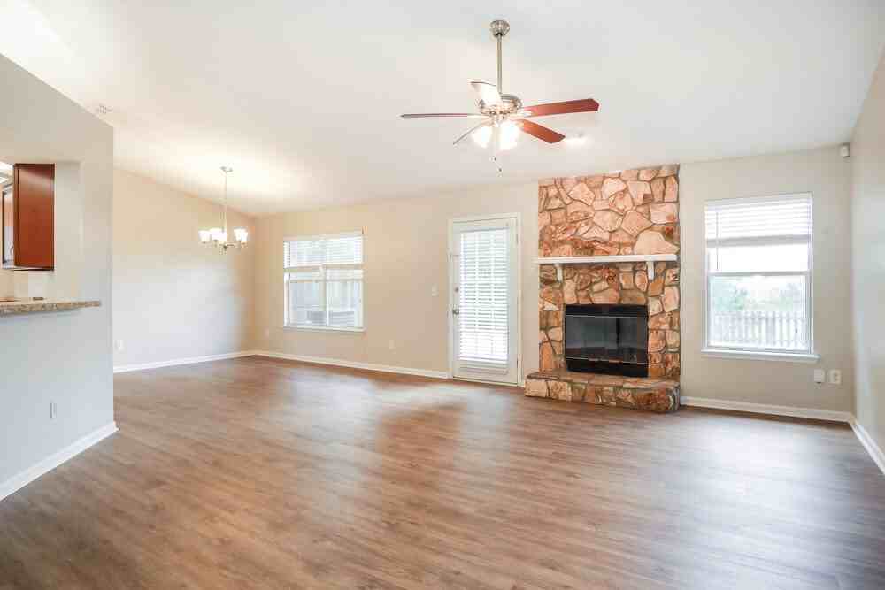 380 Willow Green Dr - Photo 5 of 16