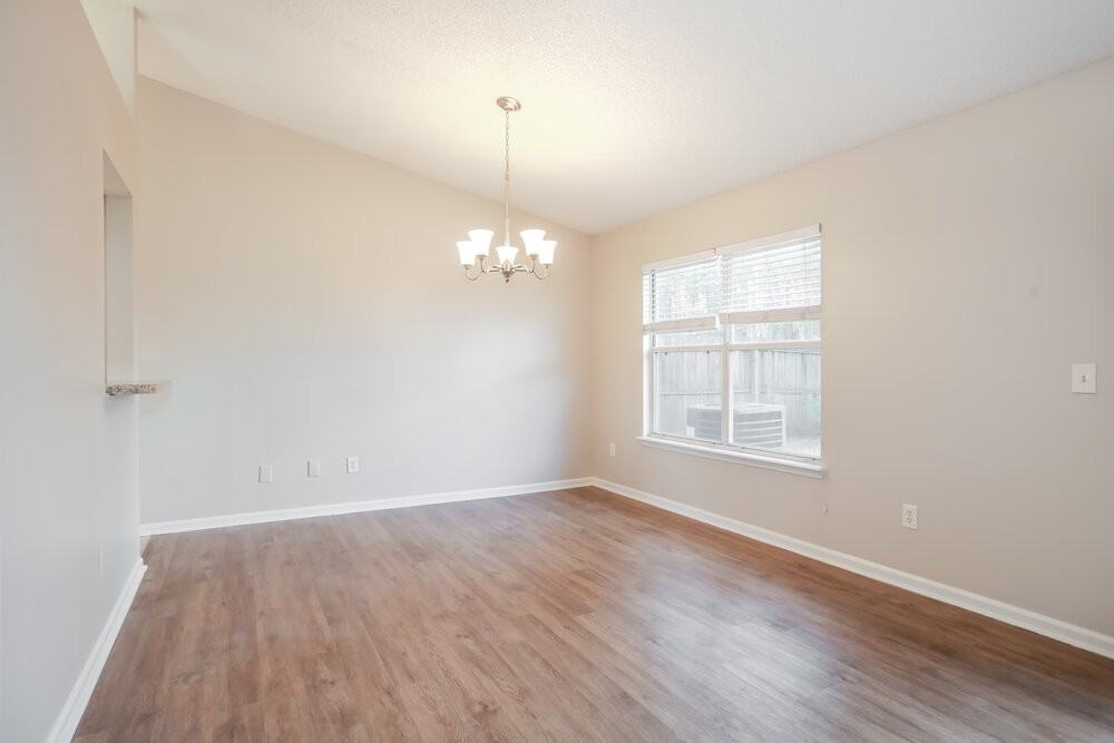 380 Willow Green Dr - Photo 6 of 16