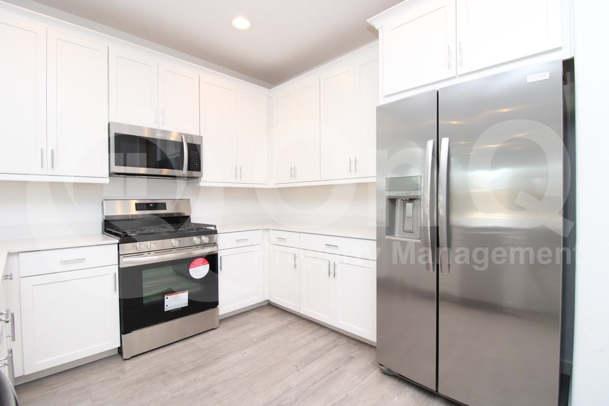 2770 E Grassland Way - Photo 7 of 33