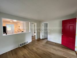 featured image of 429 W Van Hoesen Blvd