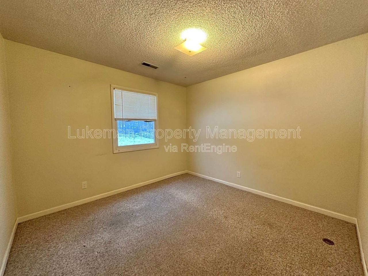 1202 Orchard Dr - Photo 4 of 7