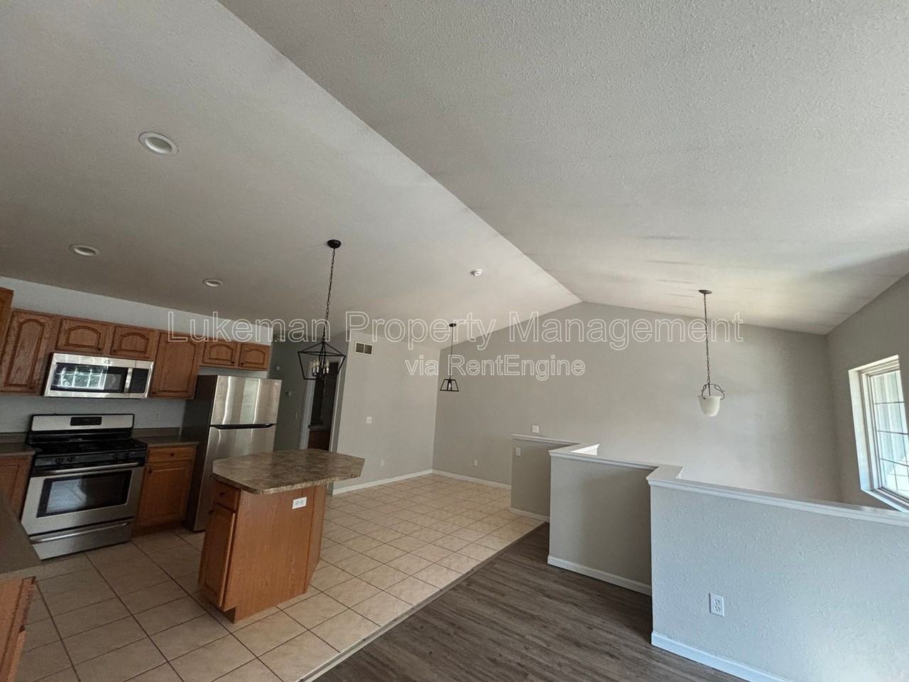 415 S Kendall Ave #407 - Photo 3 of 13