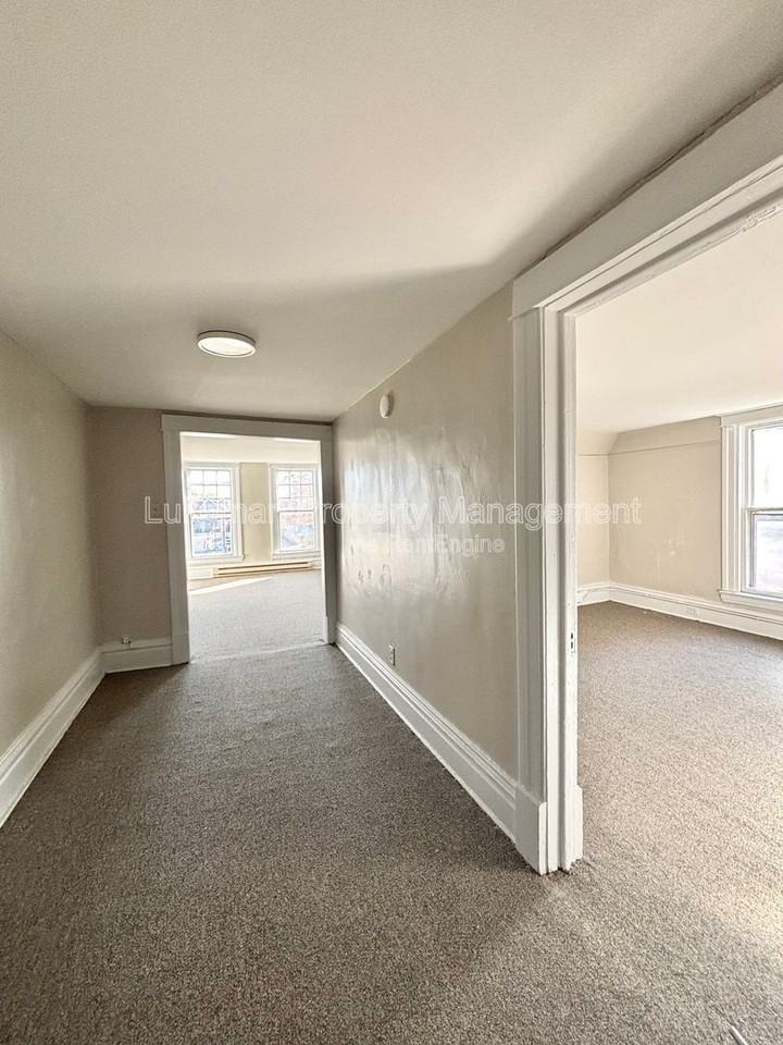 418 Pearl St #6 - Photo 7 of 10