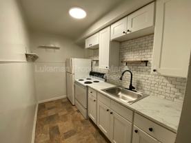 447 W Walnut St #14 - Photo 1 of 1