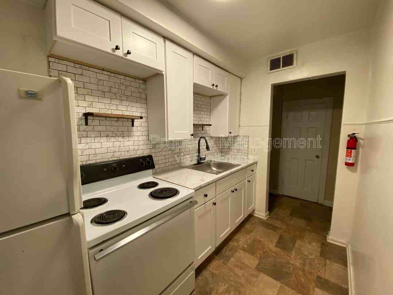 447 W Walnut St #14 - Photo 2 of 10